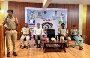 మహిళల భద్రతకు పోలీస్ శాఖ అగ్రప్రాధాన్యం–పులివెందుల అర్బన్ సి.ఐ శ్రీరామ్